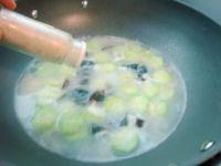 皮蛋黄瓜汤的做法步骤8