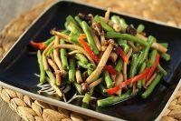 茶树菇炒豆角的做法步骤9