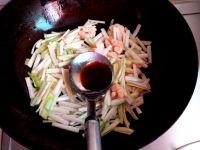蒜苗炒虾仁的做法步骤5